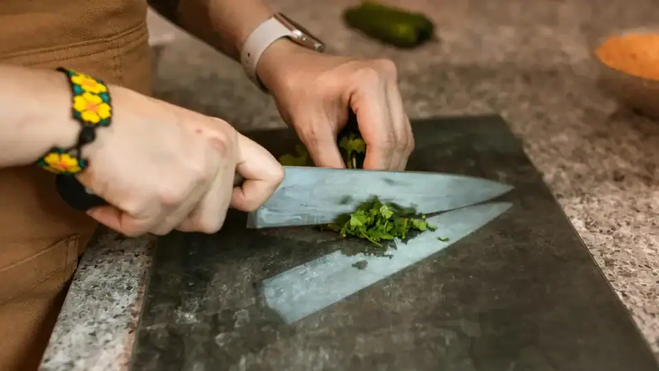 How to Grind Cannabis Without a Grinder: Easiest & Fastest Ways